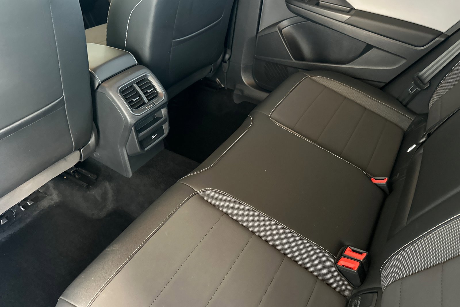 Used 2022 Volkswagen Taos SE image 12