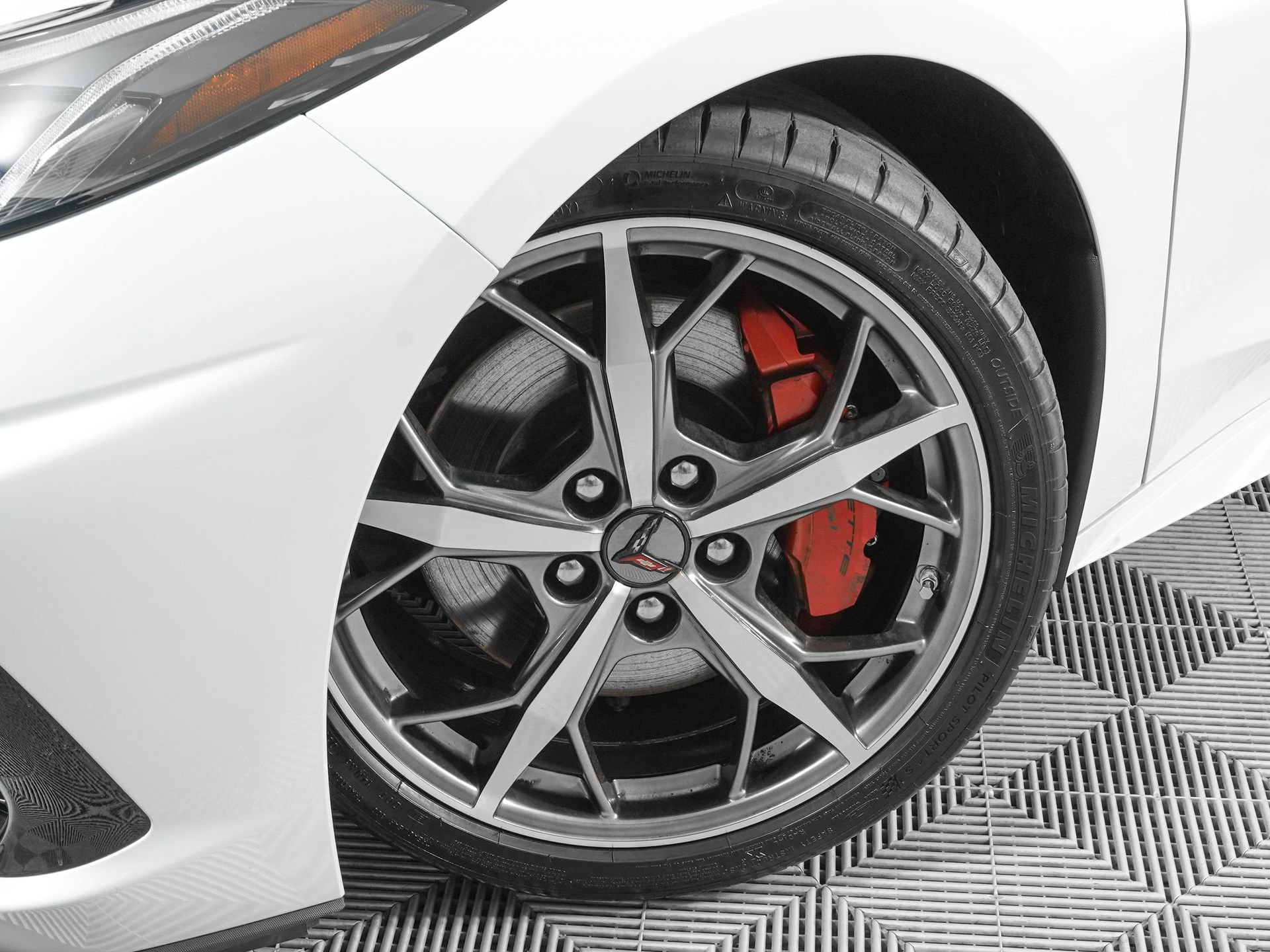 Used 2021 Chevrolet Corvette Stingray Premium Cpe w/ Z51 Performance Package RWD image 27