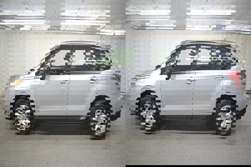 Used 2014 Subaru Forester 2.5i image 4