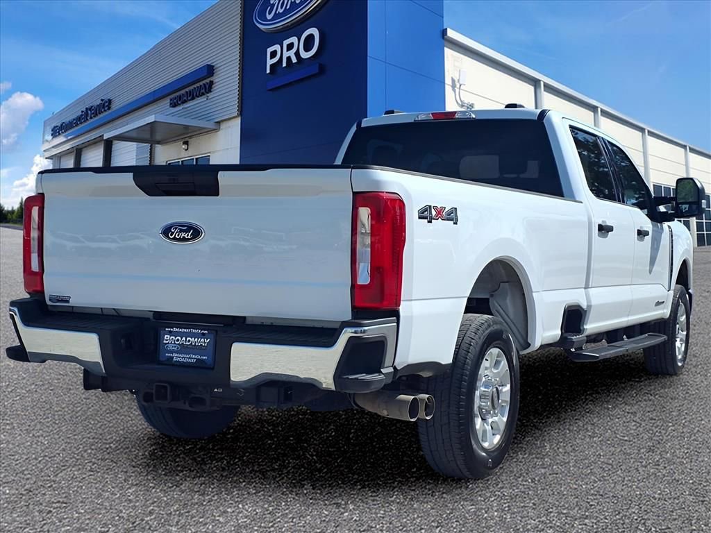 Used 2024 Ford F250 XLT image 2