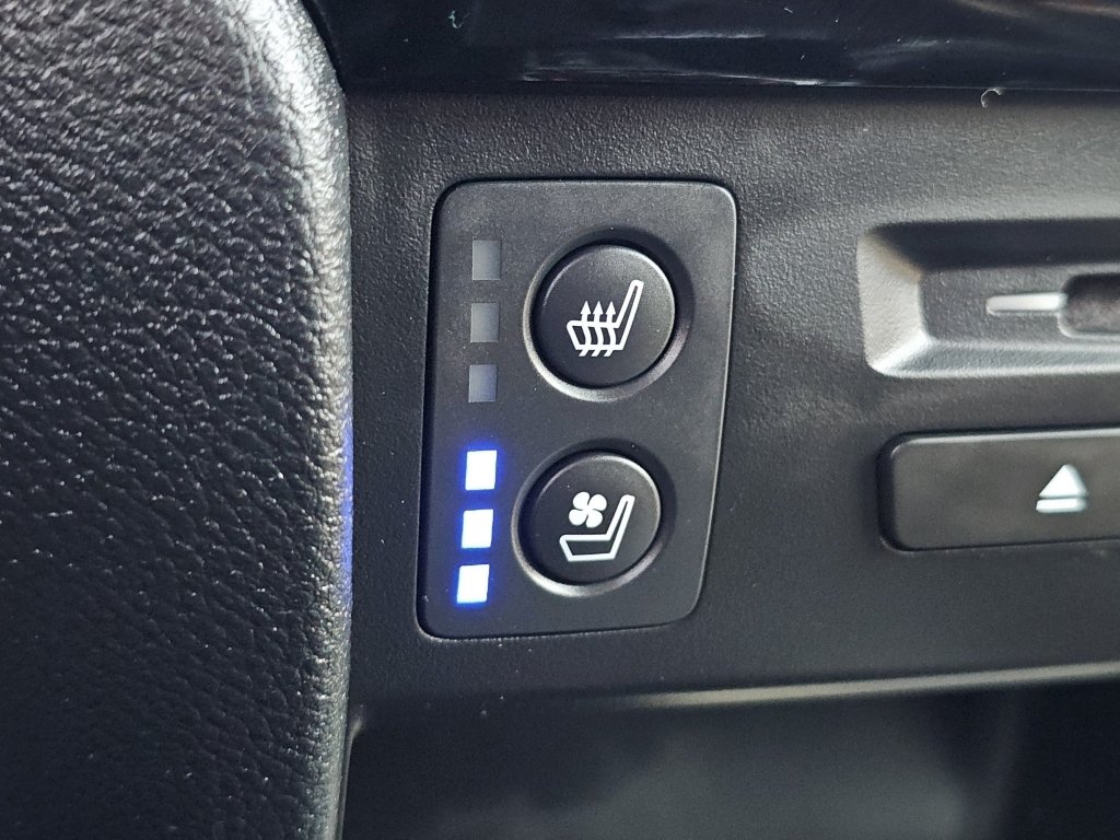 Used 2021 Honda Pilot Black Edition image 12