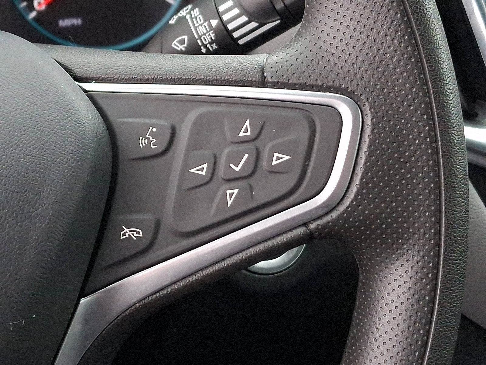 Certified 2023 Chevrolet Equinox LS image 22