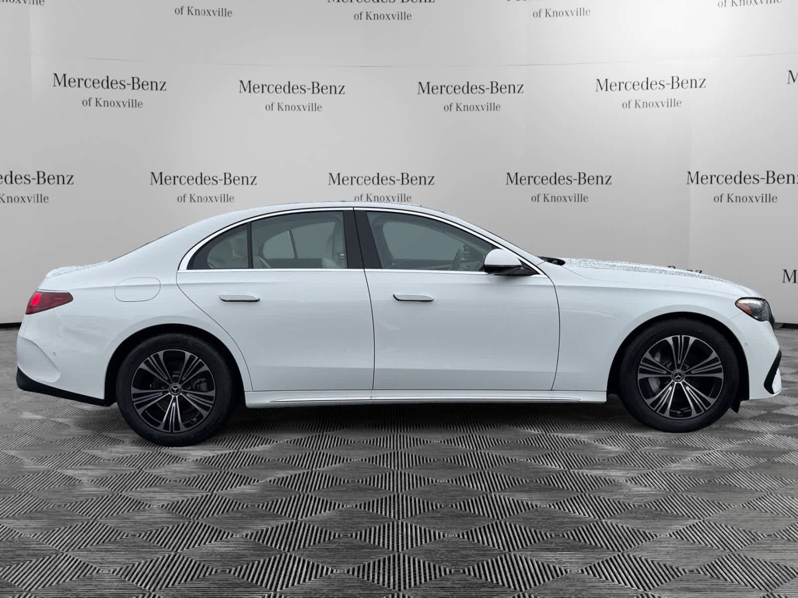 Used 2026 Mercedes-Benz E 350 4MATIC Sedan image 6