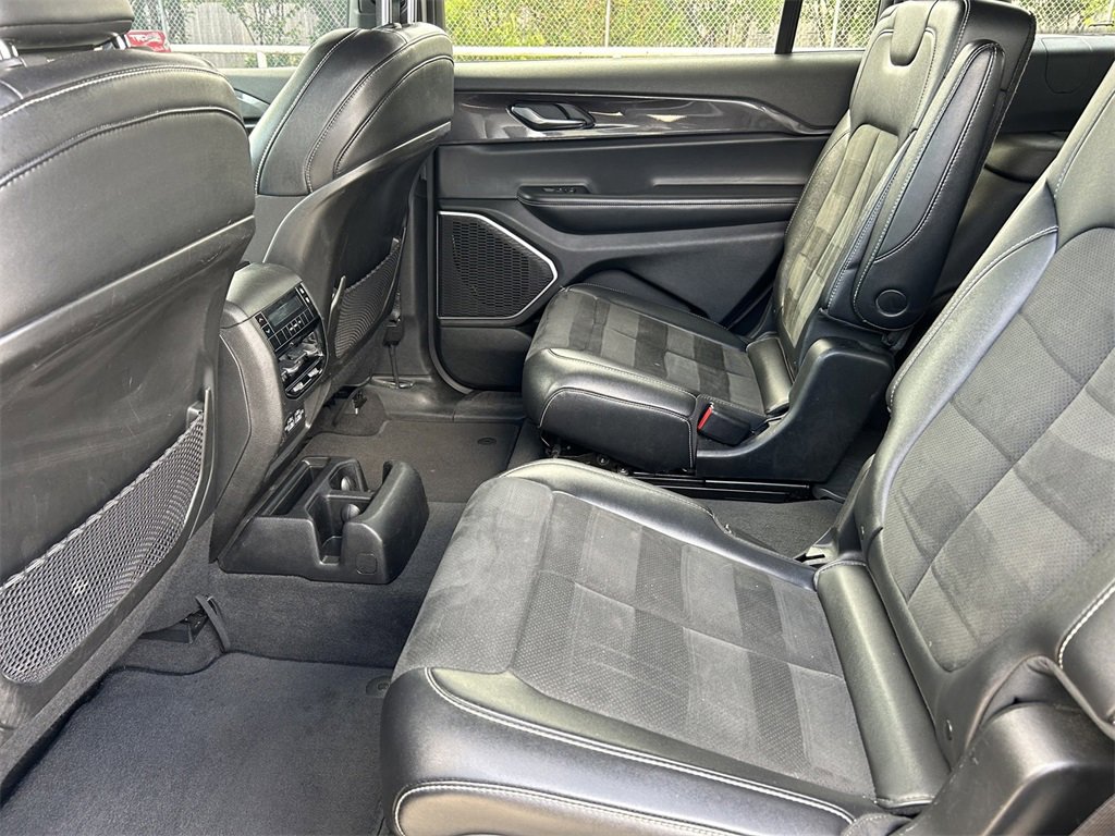 Used 2022 Jeep Grand Cherokee L Laredo image 14