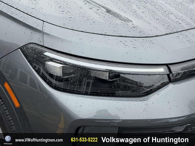 Certified 2025 Volkswagen Tiguan S image 8