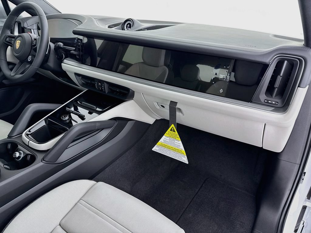 New 2026 Porsche Cayenne Coupe AWD/4WD image 31