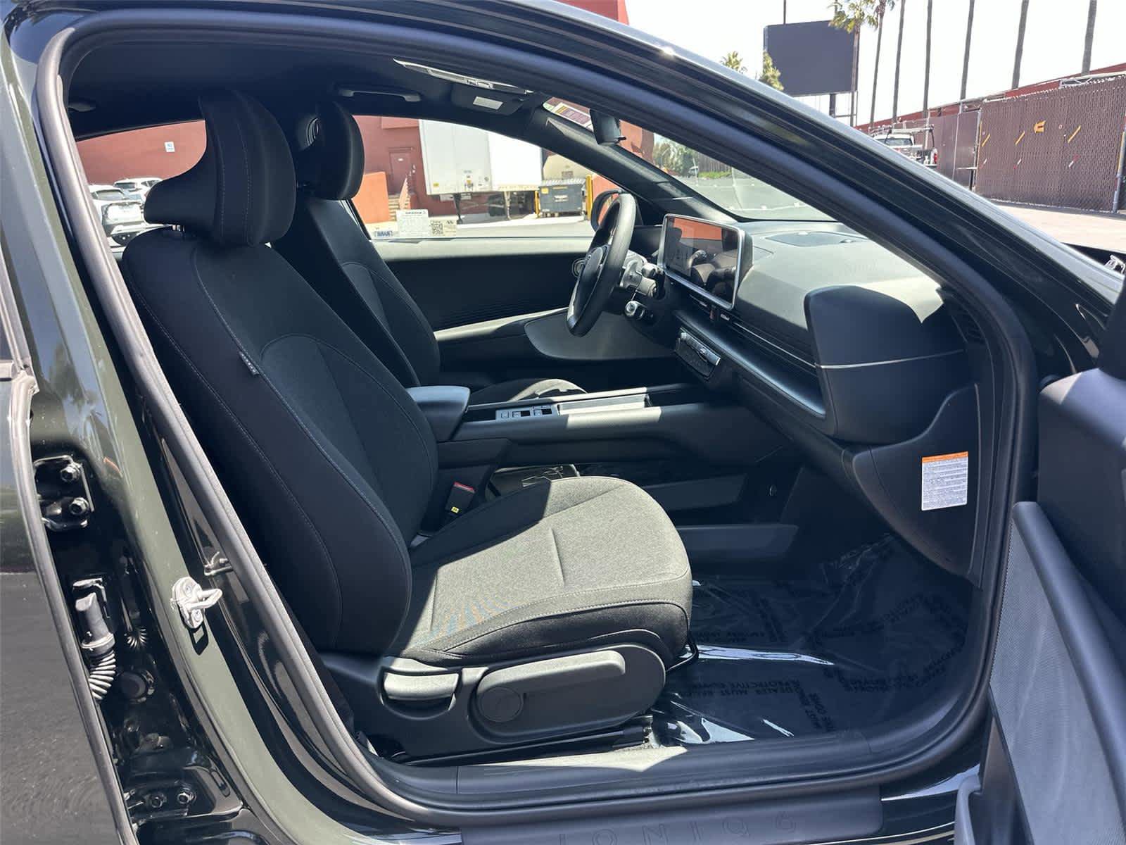 Used 2024 Hyundai Ioniq 6 SE RWD image 15