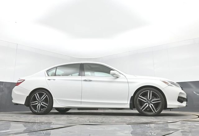 Used 2017 Honda Accord Touring image 46