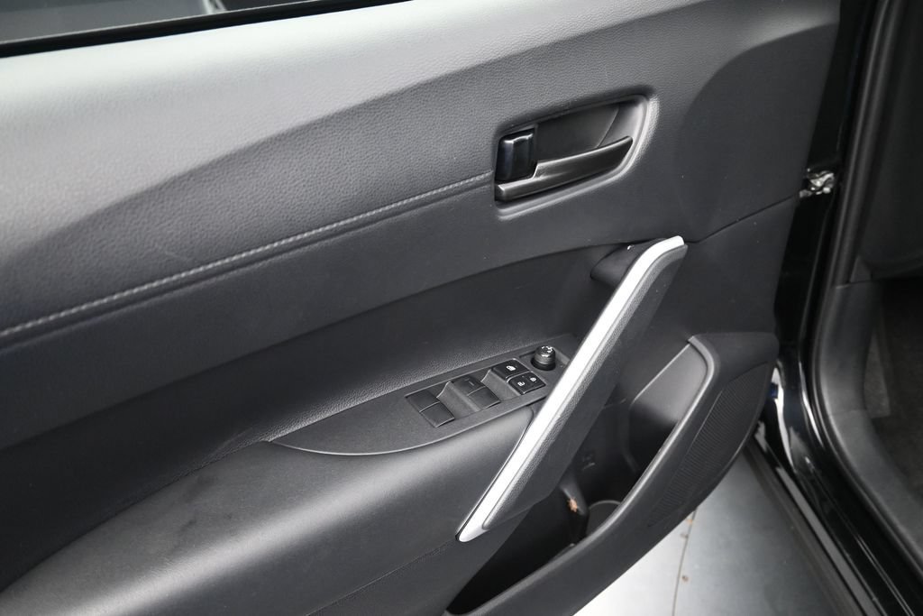 Used 2024 Toyota Corolla Cross LE w/ Moonroof Package FWD image 19