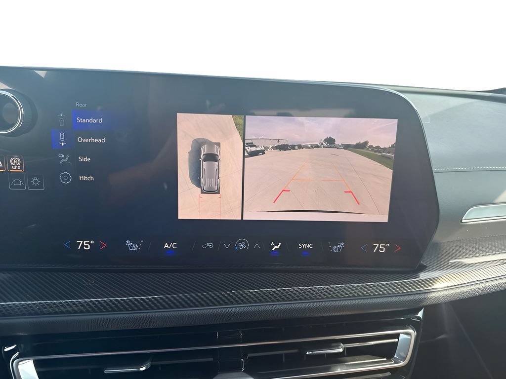 New 2027 Chevrolet Traverse Z71 w/ Enhanced Driving Package AWD/4WD image 17