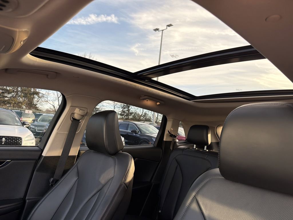 Certified 2023 Lincoln Nautilus Reserve w/ Equipment Group 202A image 28