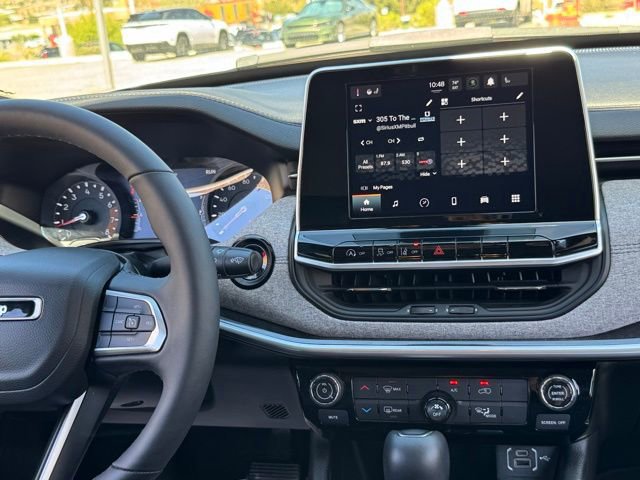 New 2025 Jeep Compass Latitude image 19