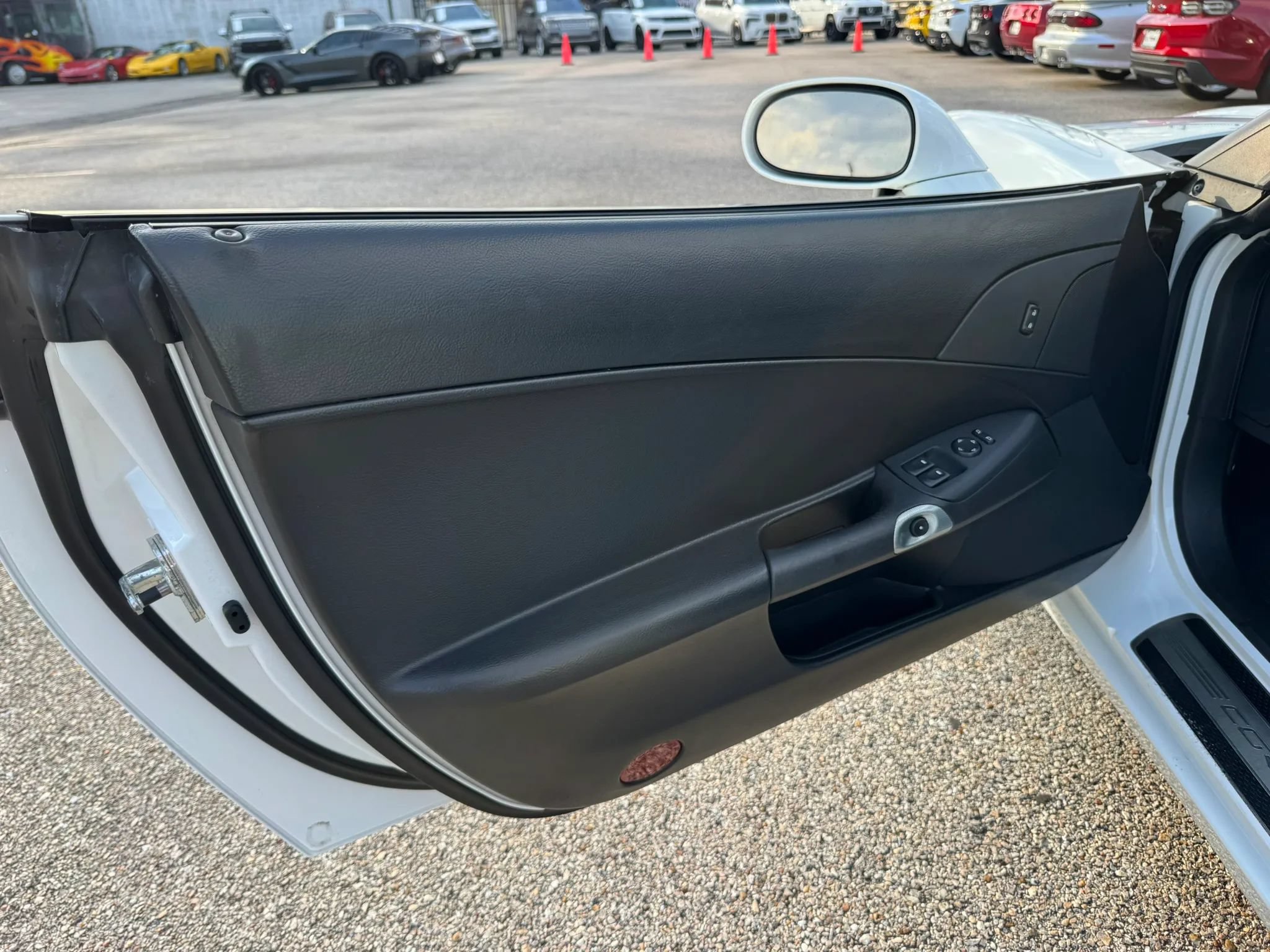 Used 2007 Chevrolet Corvette Convertible RWD image 17