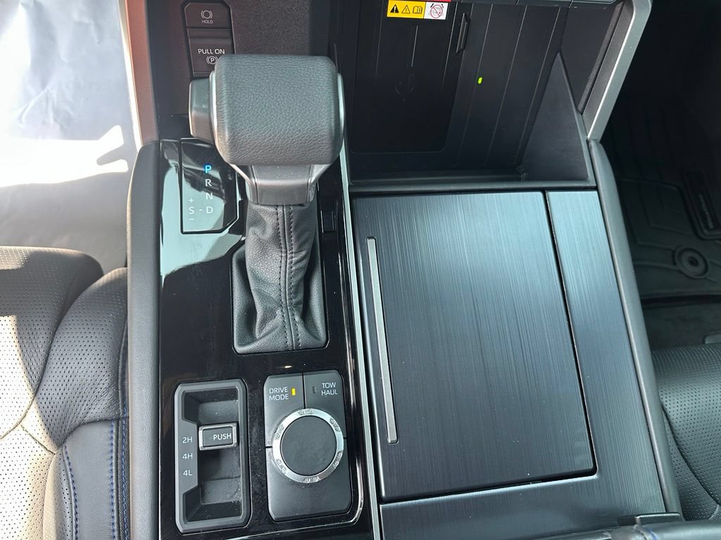 Used 2024 Toyota Sequoia Platinum AWD/4WD image 21