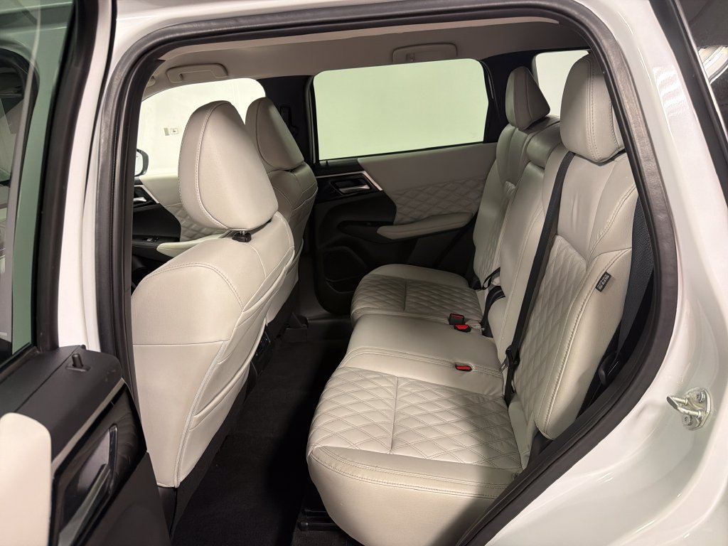 Used 2022 Mitsubishi Outlander SEL AWD/4WD image 26