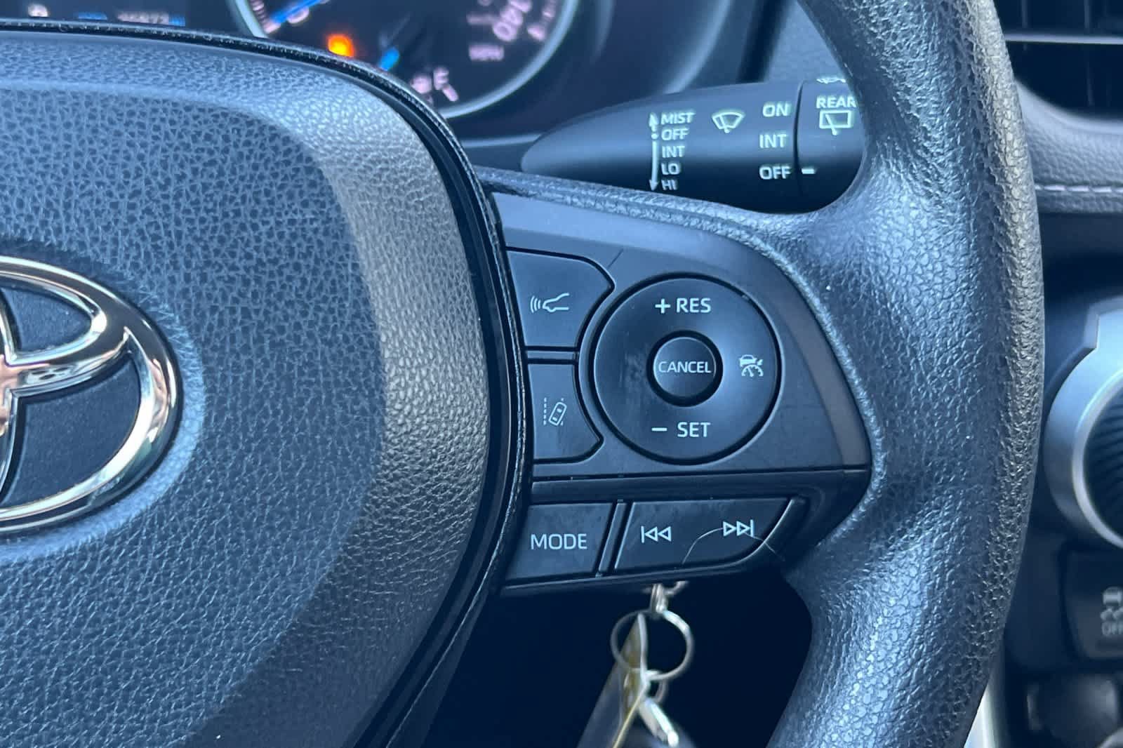 Certified 2022 Toyota RAV4 LE AWD/4WD image 26