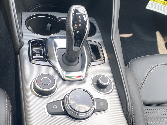 New 2025 Alfa Romeo Giulia AWD w/ Driving Assist Package image 32