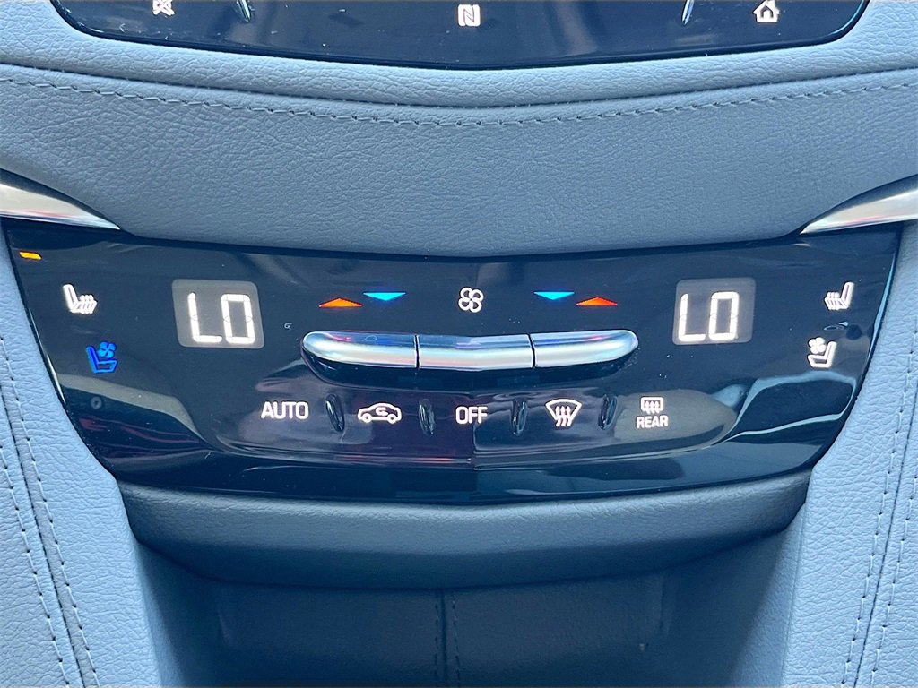 Used 2021 Cadillac XT5 Premium Luxury image 16