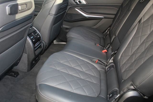 Used 2025 BMW X7 xDrive40i w/ M Sport Package image 25