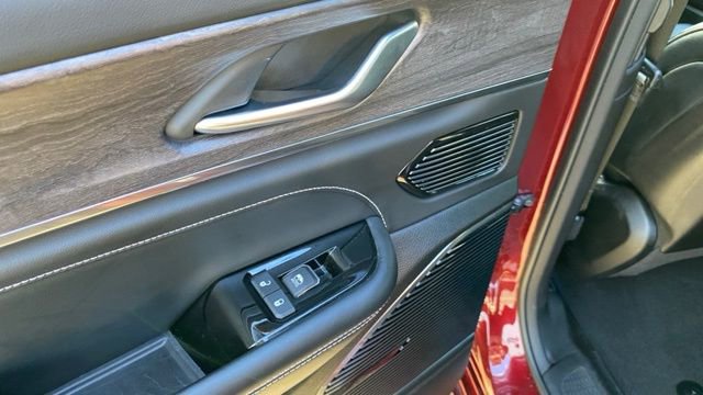 Used 2022 Jeep Grand Cherokee L Overland w/ Luxury Tech Group IV image 19