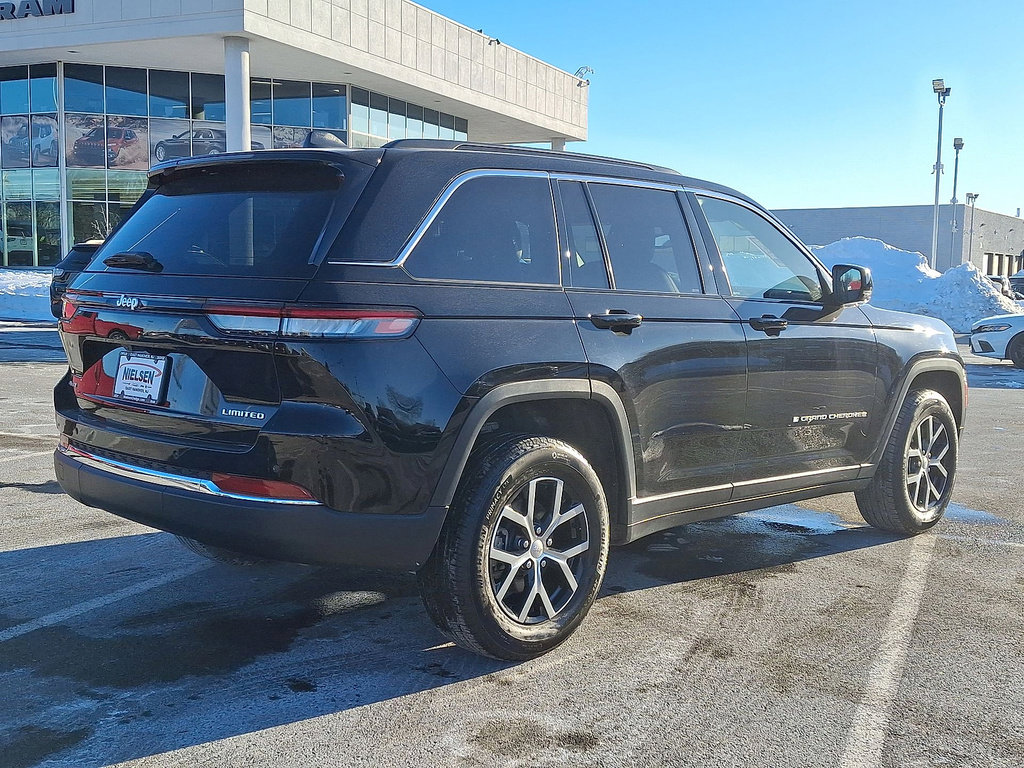 Used 2024 Jeep Grand Cherokee Limited image 25