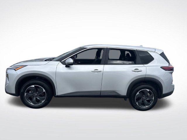 Used 2024 Nissan Rogue SV AWD/4WD image 2