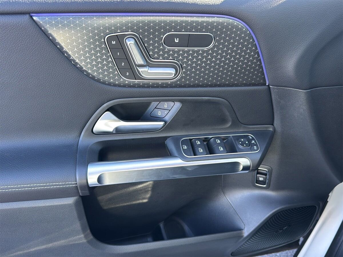 New 2026 Mercedes-Benz GLB 250 image 22