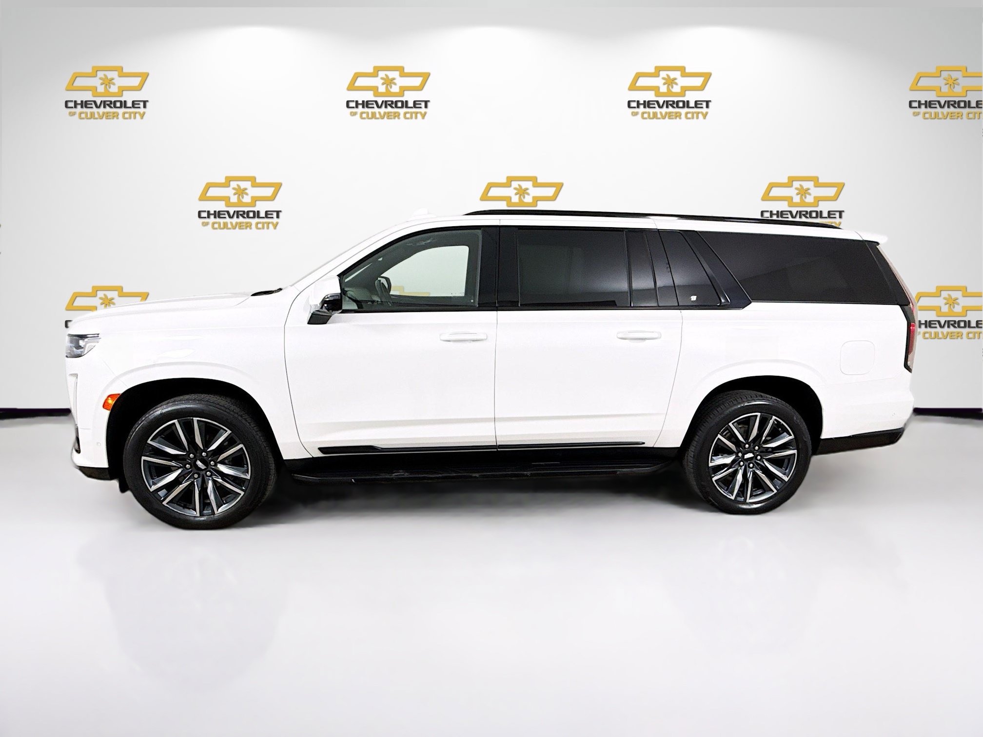 Used 2022 Cadillac Escalade ESV Sport RWD image 5