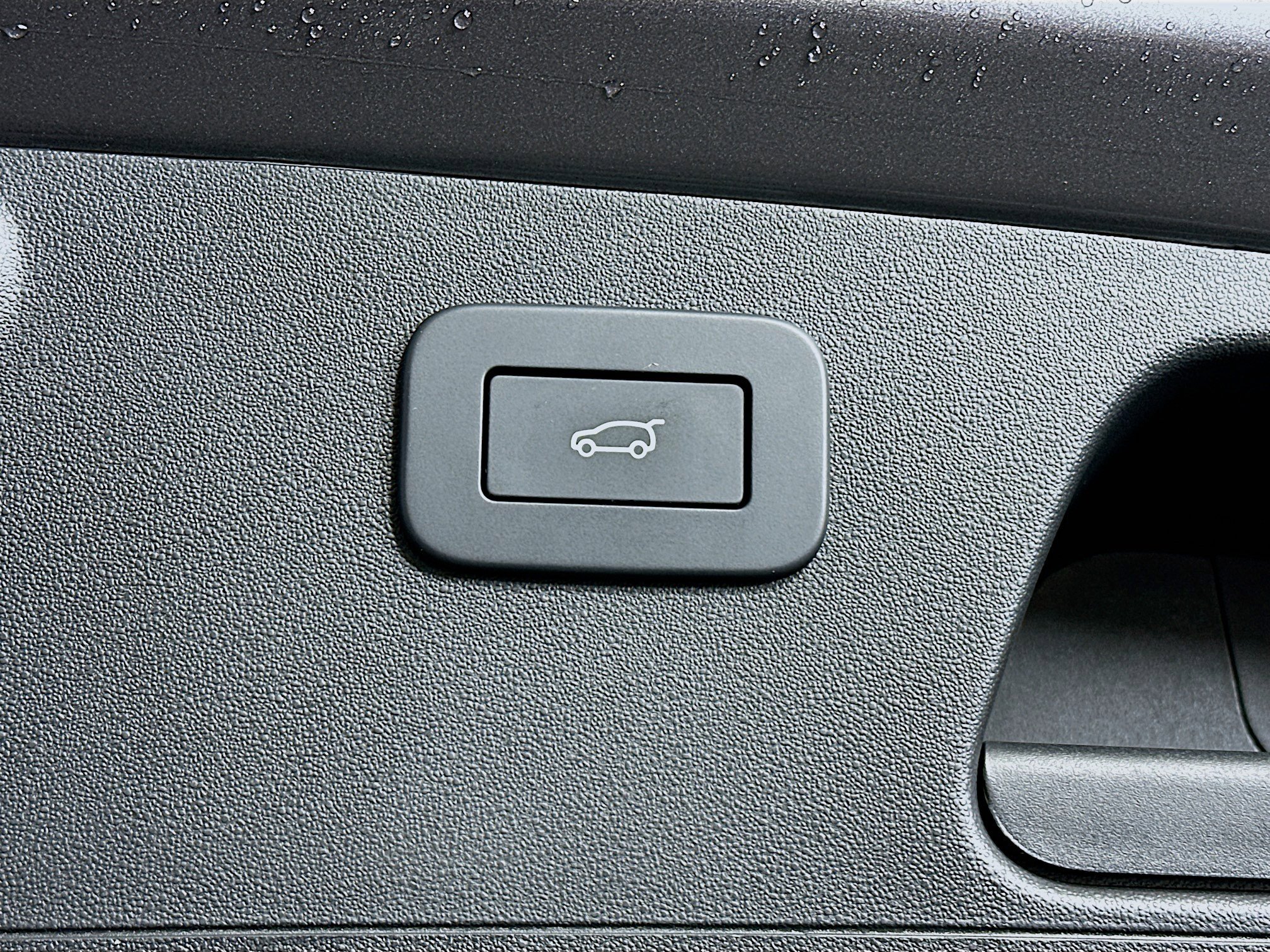 Used 2024 Jaguar E-PACE R-Dynamic SE image 29