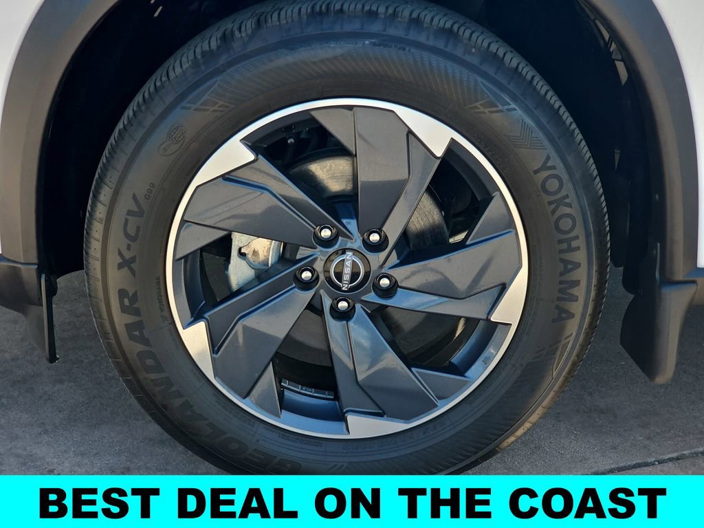 Used 2024 Nissan Rogue SV image 35