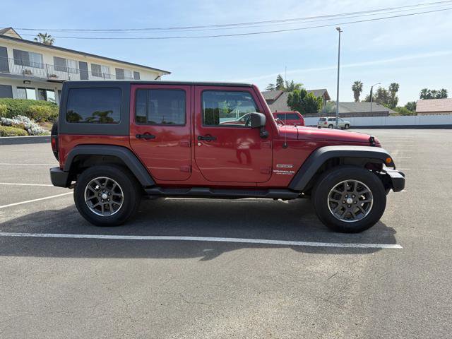 Used 2013 Jeep Wrangler Unlimited Sport image 9