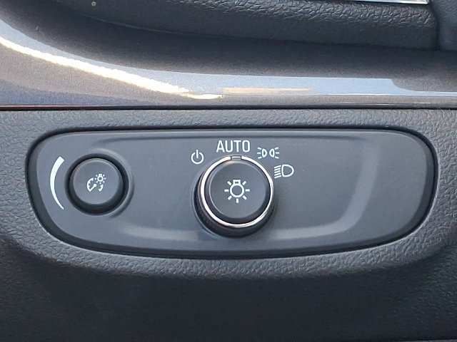 Used 2020 Buick Encore Preferred w/ Safety Package FWD image 24