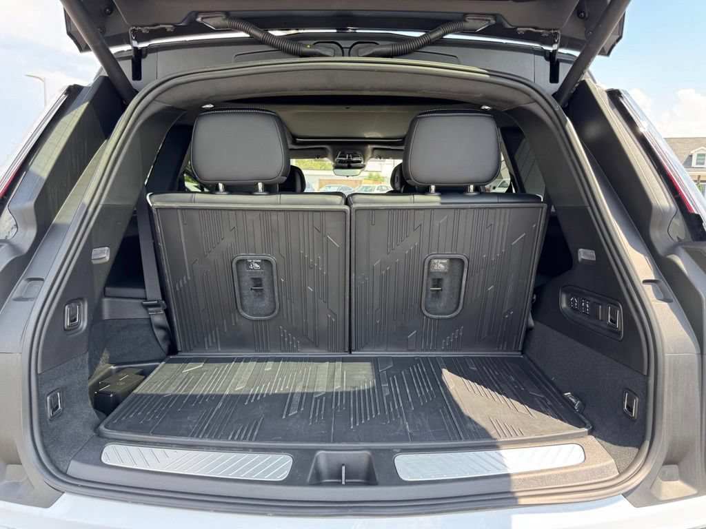Used 2026 Cadillac Vistiq Platinum w/ LPO, Floor Liner Package AWD/4WD image 33