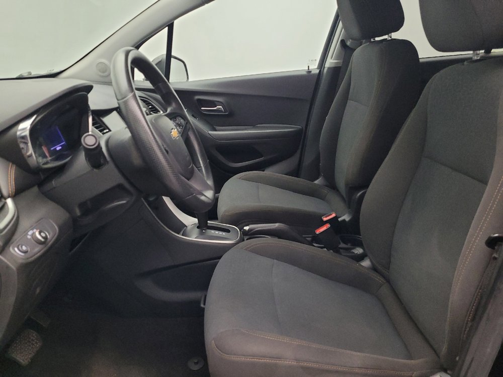 Used 2020 Chevrolet Trax LS w/ Tint and Cruise Package FWD image 17