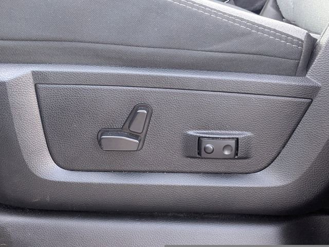 Used 2024 RAM 2500 Big Horn w/ Bed Utility Group image 15