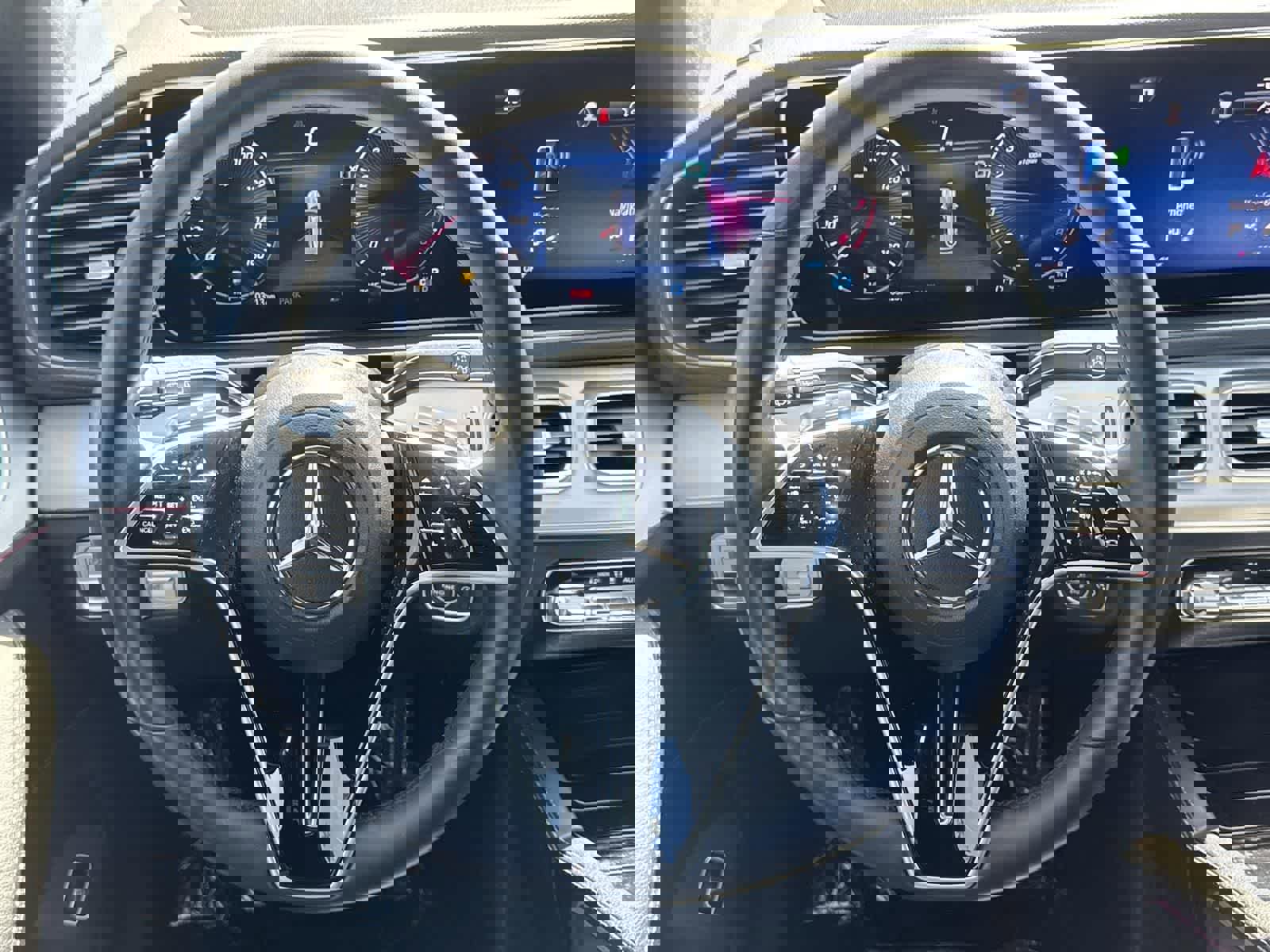 Used 2024 Mercedes-Benz GLE 350 4MATIC image 10