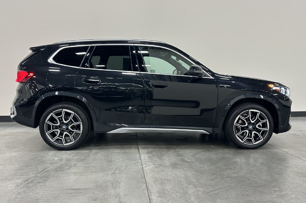 Used 2026 BMW X1 xDrive28i w/ Technology Package AWD/4WD image 3