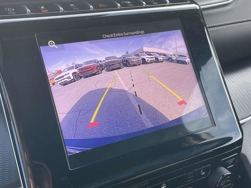 Certified 2025 Jeep Grand Cherokee Altitude image 36