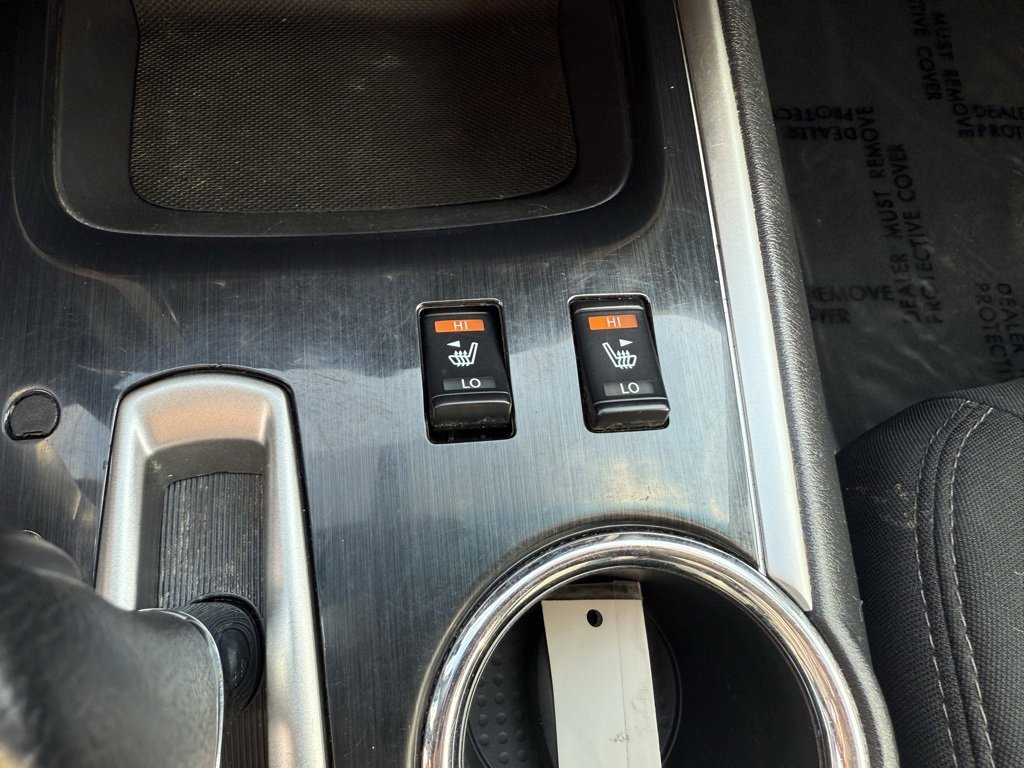 Used 2020 Nissan Pathfinder SV image 28