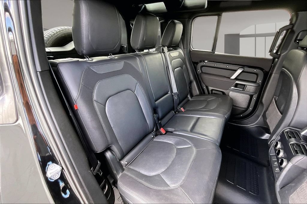 Certified 2023 Land Rover Defender 110 X-Dynamic SE AWD/4WD image 23
