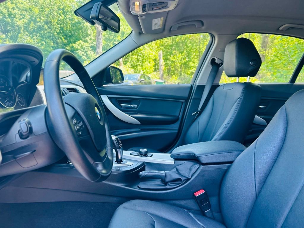 Used 2015 BMW 320i Sedan RWD image 23