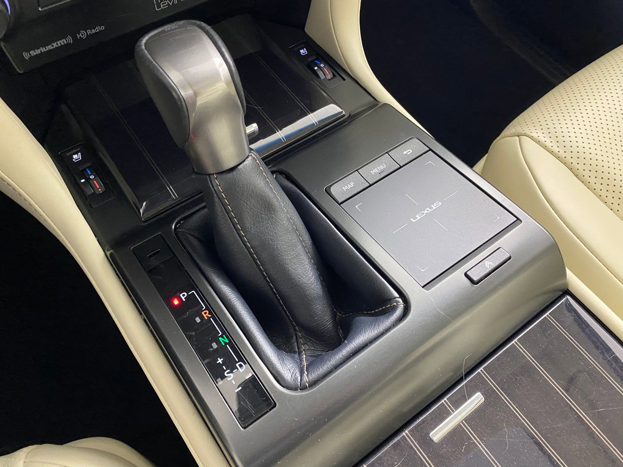 Used 2023 Lexus GX 460 Luxury w/ Off Road Package image 19