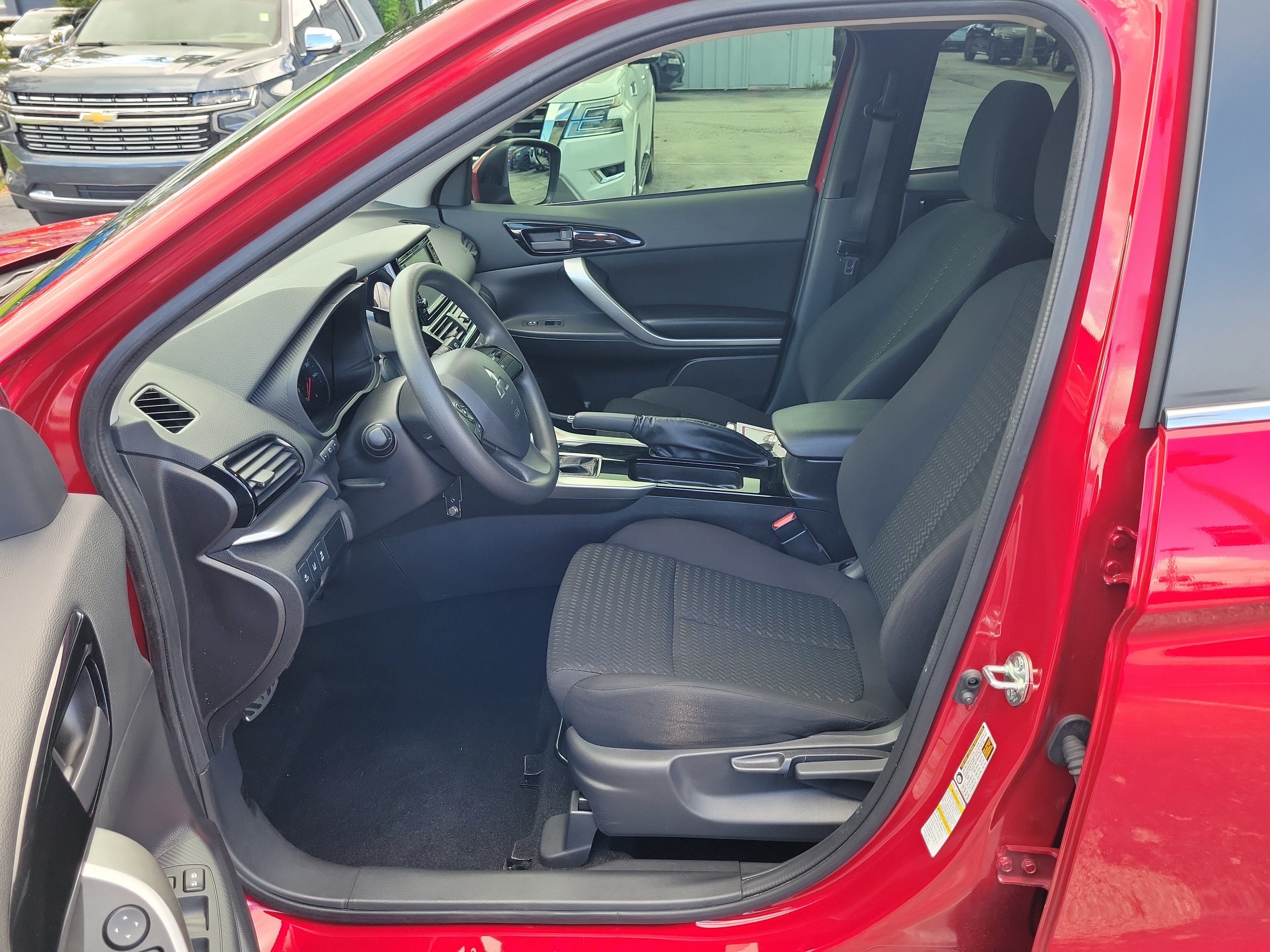Used 2025 Mitsubishi Eclipse Cross ES AWD/4WD image 12