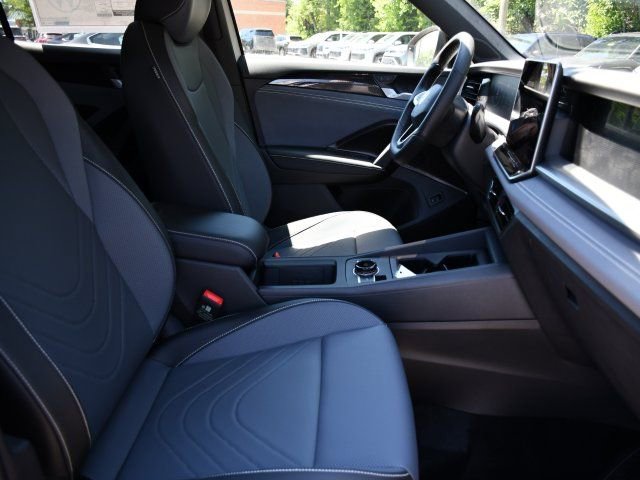New 2026 Volkswagen Tiguan SE R-Line FWD image 29