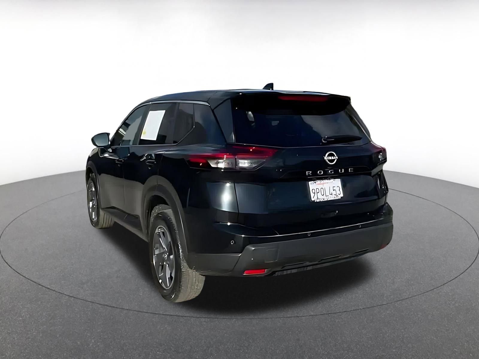 Used 2025 Nissan Rogue SV FWD image 10