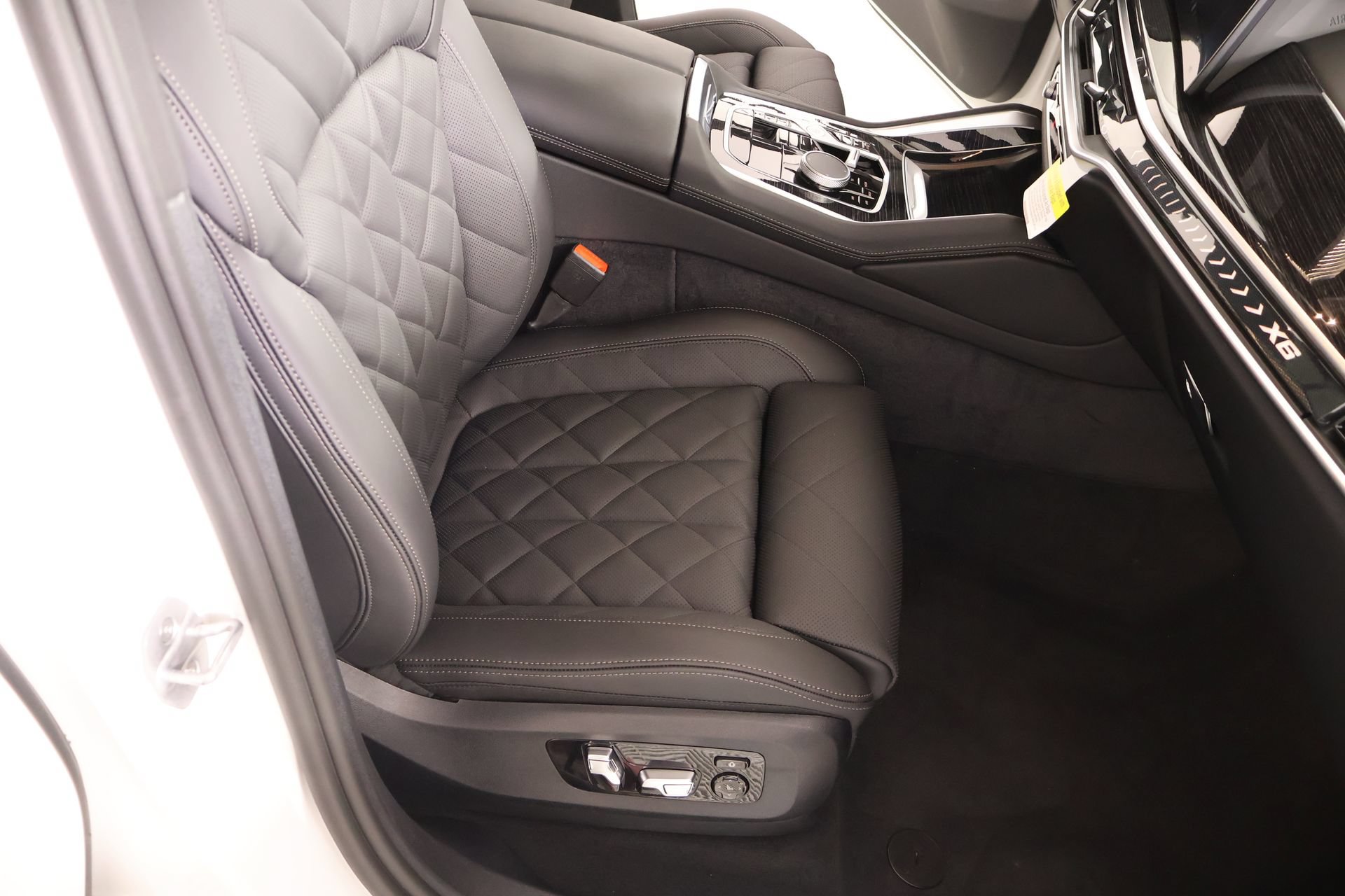 New 2027 BMW X6 xDrive40i AWD/4WD image 13