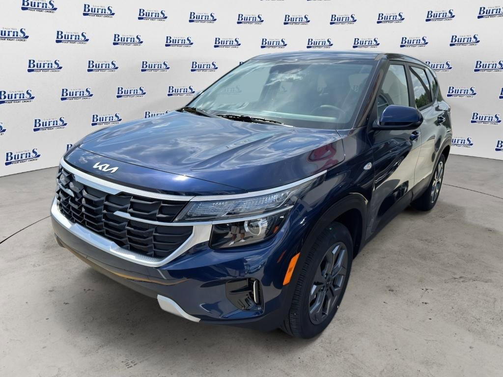 New 2026 Kia Seltos LX FWD image 3