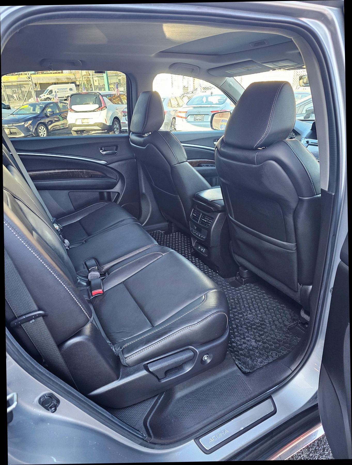 Used 2020 Acura MDX SH-AWD w/ Technology Package image 9