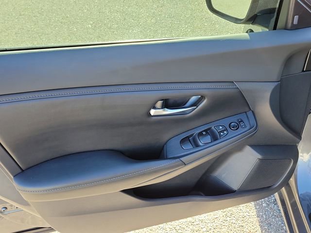 Used 2022 Nissan Sentra SV w/ Trunk Package image 17