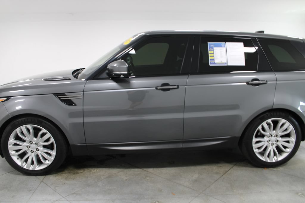 Used 2017 Land Rover Range Rover Sport SE AWD/4WD image 6